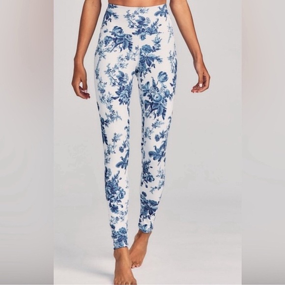 LoveshackFancy x Beachriot High Waist blue and white floral leggings size XS - Picture 9 of 9